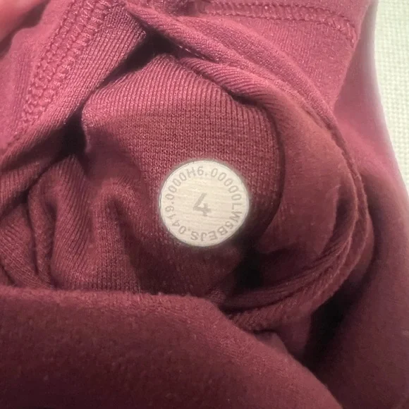 Lululemon Burgundy Leggings | Size 4 | Lightweight | Good Condition - Picture 11 of 13